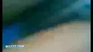 فتاة بيضاء تئن: قضيب كبير في كس صغير