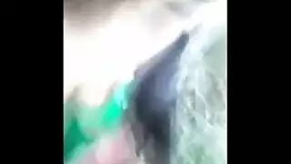 نزيلة صغيرة الحجم تمارس الجنس مع عدة عمال فندق في مشهد عنيف