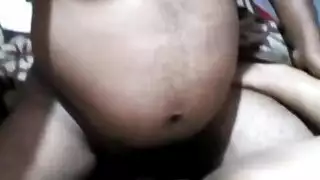 يبلعون
