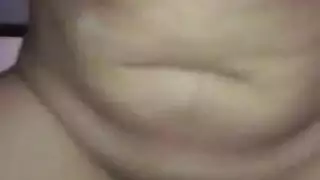 كيتي المشاغبة تأخذ قضيبًا في وجهها وتُدك بديلدو عملاق