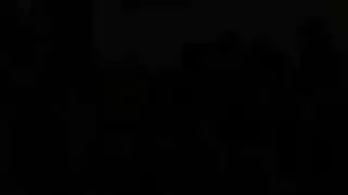 يحس ثدي اغتصاب