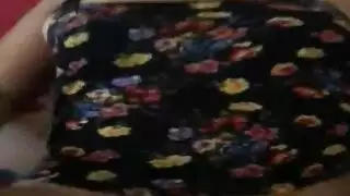 الفتاة المكسيكية تتدرب على إعطاء جنس فموي مليء باللعاب