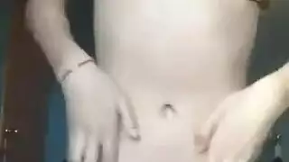 عاهرة شقراء جنس عنيف ونزع القميص