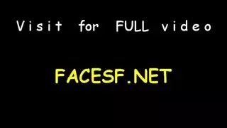 عاهرات ناضجات تبلل مهبلهن في الحمام ثم يتم استثارتهن حتى الهزة الجنسية على الأريكة