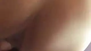 عاهرة شقراء تتعرض لقذف قوي على طاولة المساج