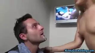 تبادل الأخت والأم: جنس جماعي إكس إكس إكس وإنهاء بالقذف الداخلي