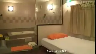 السيولة النقدية في سن المراهقة اليابانية شقراء