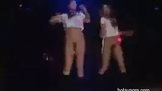 ثقب أكسي المشعر جنس شرجي وقح مع مهبل