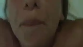 زوجة خائنة تُملأ مشهد قذف داخلي وتدفق سوائل إباحي