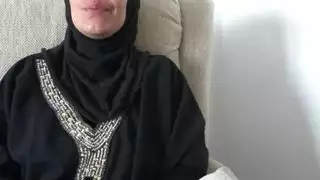 فحل فرنسي يسود زوجة الديوث العربي الشبقية