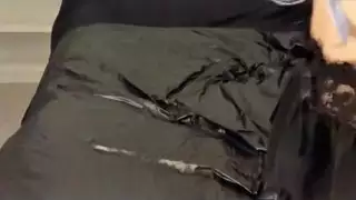 إكس إكس إكس: عربية مثيرة تلمس نفسها وتهمس باسمك