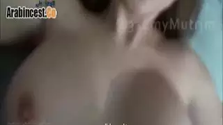 شهوة منتصف الليل: أم ثملة تأخذ قضيب ابنها