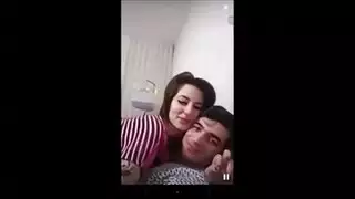 زوجة عربية ساخنة تأخذ قضيب زوجها بعمق