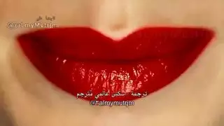 فتاة ناضجة وصديق شاب في فيلم جنسي صريح