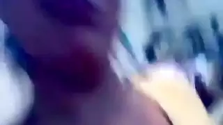 مذيعة أخبار مثيرة تُمارس الجنس بقوة خلال الاستراحة