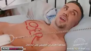 حبكة إباحية مترجمة: مخطط المومسات للكاميرا لحفلة جنس جماعي مثالي