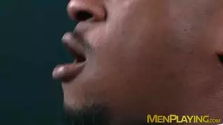 المدير النحيل يأخذ بي بي سي بعمق في جنس مكتبي صريح