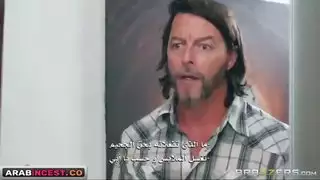 يد المساعدة تتحول إلى سكس قوي في الغسيل