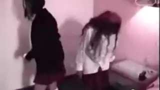 أقارب شاذون إباحيون: لعق عميق وفرك البظر