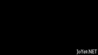 فتاة تنيك صديقتها البيضاء