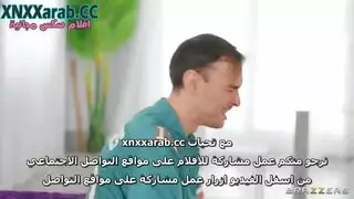 إباحية خيانة قوية: صديق يضرب فتحاتها الضيقة أثناء المباراة