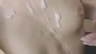 مضاجعة فرج فضفاض وأثداء مترهلة في مشهد صعب
