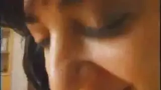 شريط جنسي للأشقاء: نهاية كريمي في فرجها الضيق