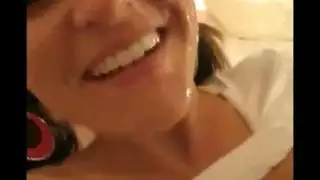 قضيب أسود سمط يوسع فتحة الجارة الضيقة