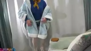 مهبل زوجة الأب يتوسل لقبلة من زوجتها الشبقية