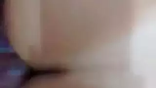 شعر طويل مقيد بينما تعامل الخادمة الهندية جنسيًا بعنف