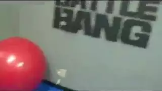 فرج دكدرا الضيق يتم تدميره بواسطة قضيب أسود كبير