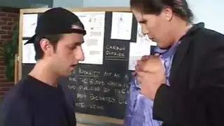 ينيك طيزها الكلب