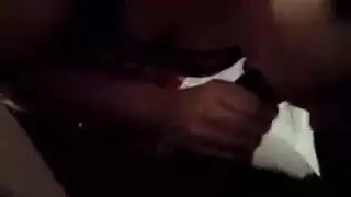 زوجة مغامرة تحب إحساس القضيب الأسود الكبير داخلها