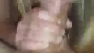 حبيبة آسيوية تنكك في وجهها وتُملأ بالقشدة