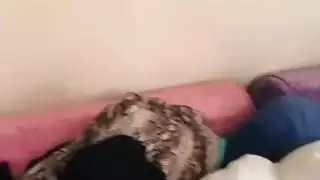 إلهة بيمبو تتعرض لممارسة جماعية في طائرتها الخاصة