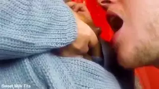 رضاعة السيدة العربية الناضجة تتحول إلى عملية مص قوية