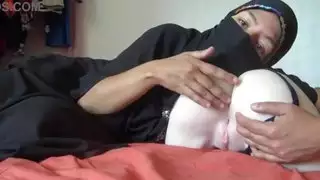 كس عربي مفلس يتوسل لمني فرنسي غني