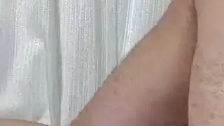 فرك صعب: فتاة سعودية تركب الزب الكبير لرجل غريب