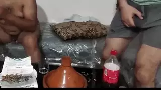 سكس عربي ثلاثي مصرية جامدة تتناك مع مدير زوجها في الشغل عشان زيادة في الراتب