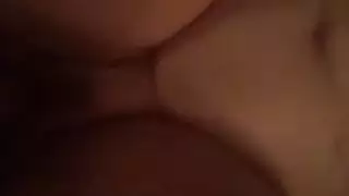 أمي العربية الهواة المثيرة تركب الزب