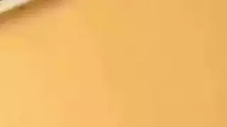 جونيل تركب زب ضخم بوضعية راعية البقر العكسية