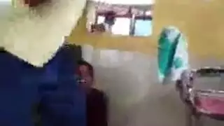 مراهقون مضحكين القذرة اللعب