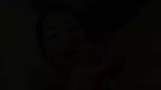 مستأجر طيز ضيق يُدفع له لعمل شرجي على سرير الزوجية