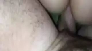 النساء وهى تحلق شعرتهه وتكون هايجي واطياز كبيره شرميت ساخن