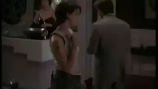 الشقراء الساخنة تاشا ديفيروكس تأخذ قضيبًا صلبًا في مشهد إباحي شغوف
