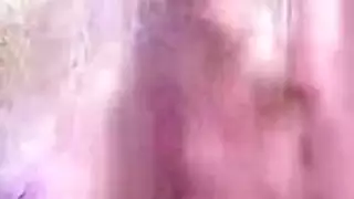 ثلاثي خام إكس إكس إكس: عاهرة اللاتكس ولعبة مطاطية بإيلاج مزدوج