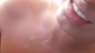 أرادت صديقتي بلدي نائب الرئيس في جميع أنحاء حلمتها