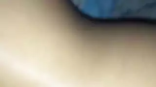 مقطع إباحي: القميص يُنزع والحلمات تُعاقب