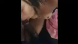 جميلة سوداء تمص شاب أبيض ضخم