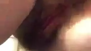 الزوجة الهاوية تحب الجنس الخشن وتعدد القذف داخلها أمام الكاميرا